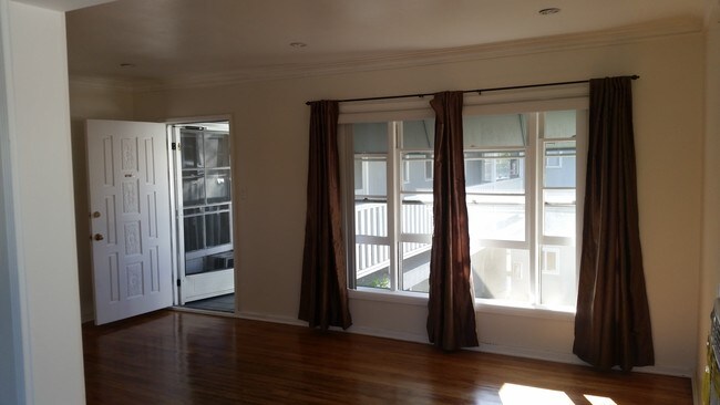 Building Photo - 236 S Rexford Dr