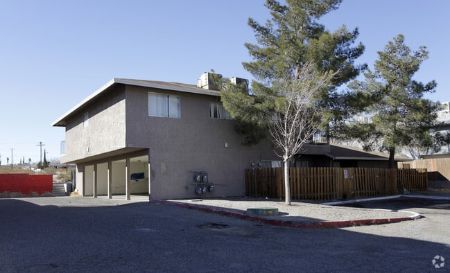 Building Photo - Logan Glen