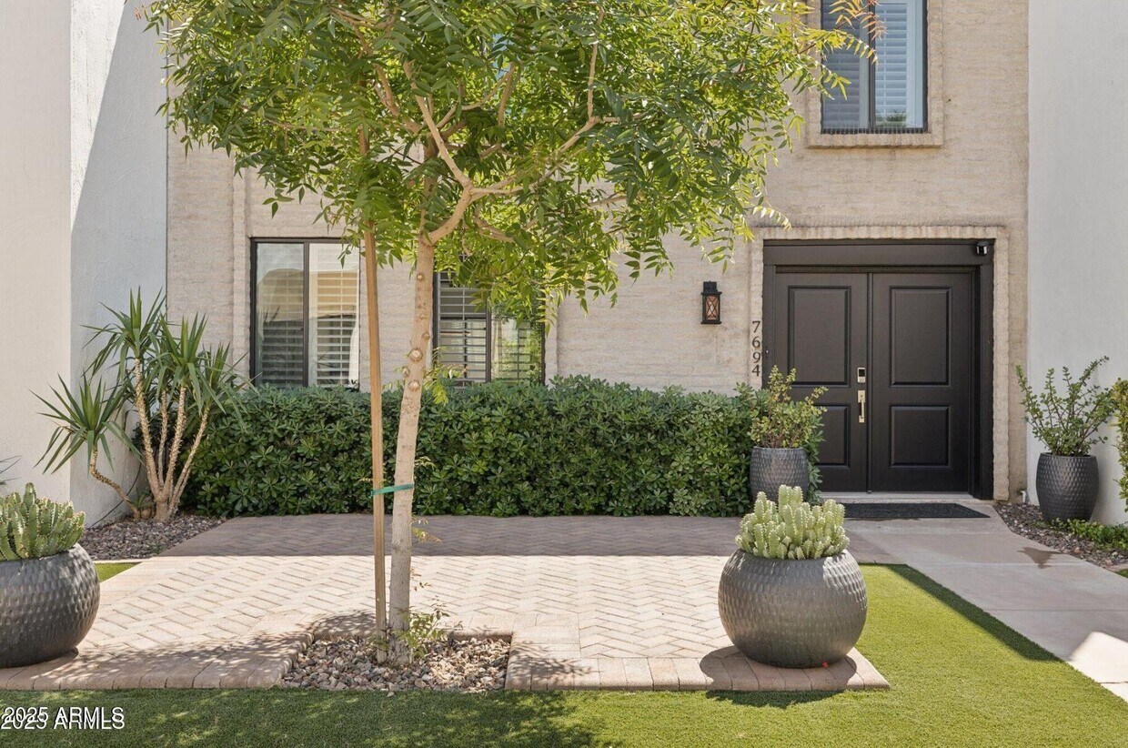 Foto principal - 7694 E Minnezona Ave