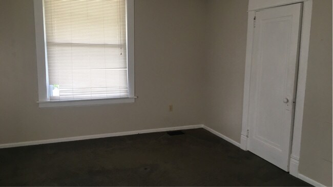 Foto del edificio - 405 W Hallam Ave