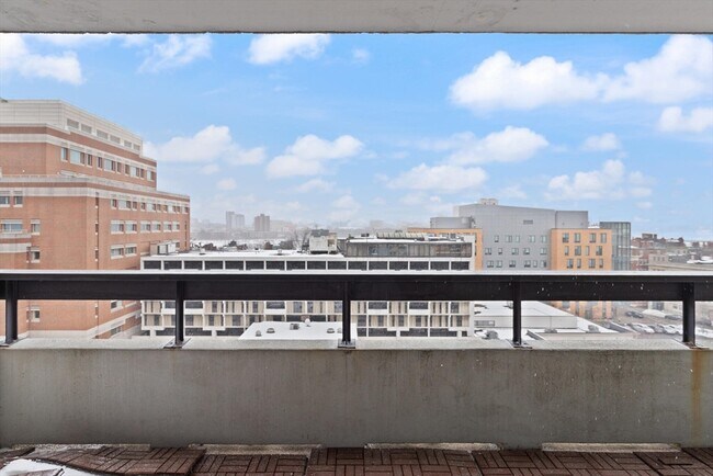 Foto del edificio - 566 Commonwealth Ave