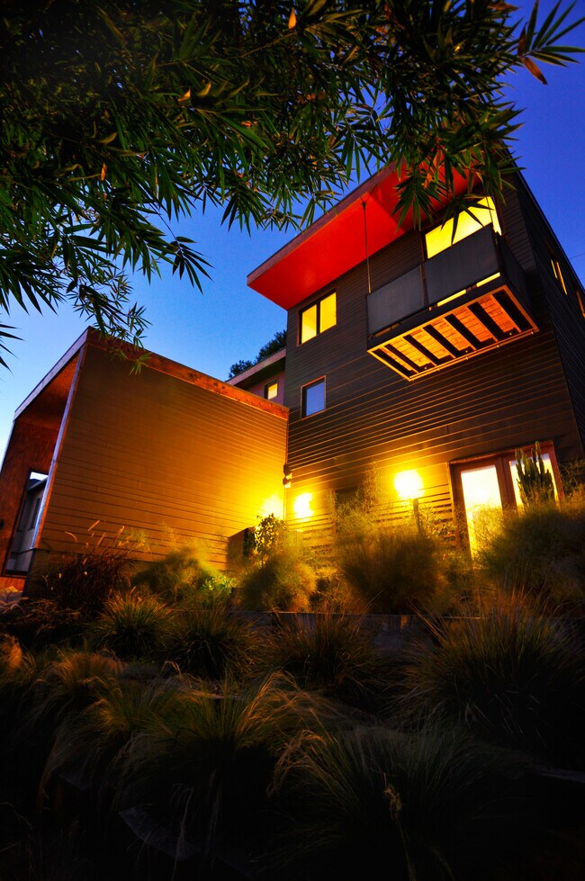 Foto del edificio - 3363 C St