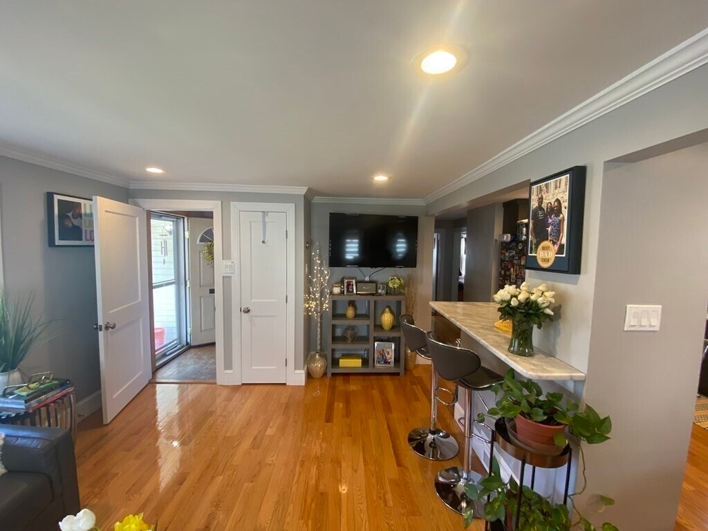 Primary Photo - 2 Newcroft Cir