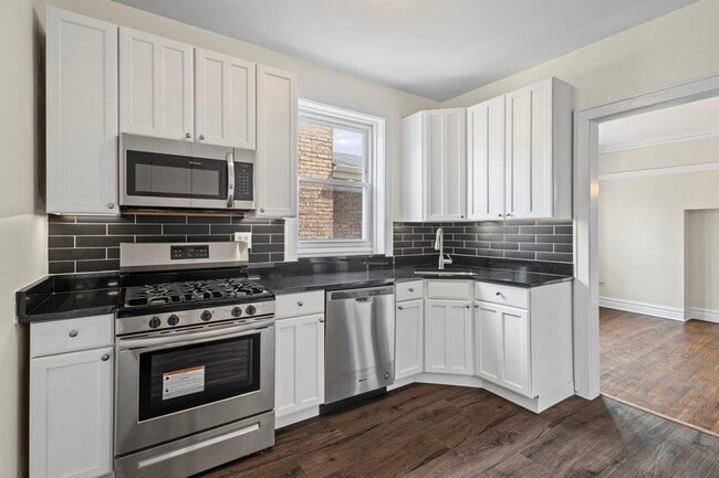 Foto del edificio - 2712 W Winnemac Ave