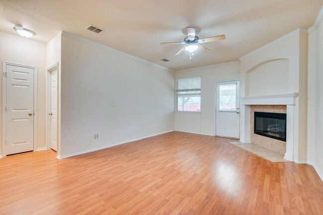 Building Photo - 7909 Country Home Dr