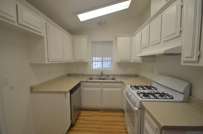 Foto del edificio - 3838 43rd St