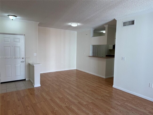 Building Photo - 17150 N Bay Rd