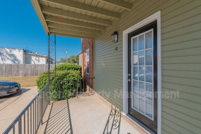Foto del edificio - 2571 1/2 Tobacco Rd