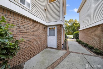Building Photo - 1606 Madaline Dr