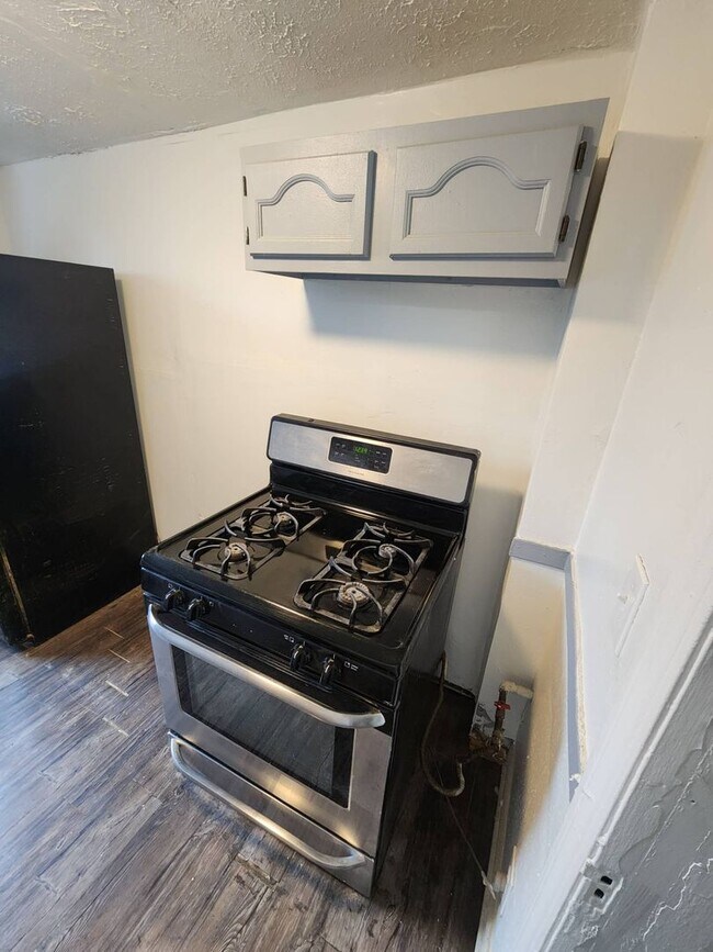 Building Photo - 3658 E 143rd St