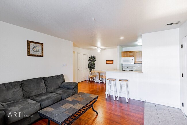 Foto del edificio - 108 W 1230 N St