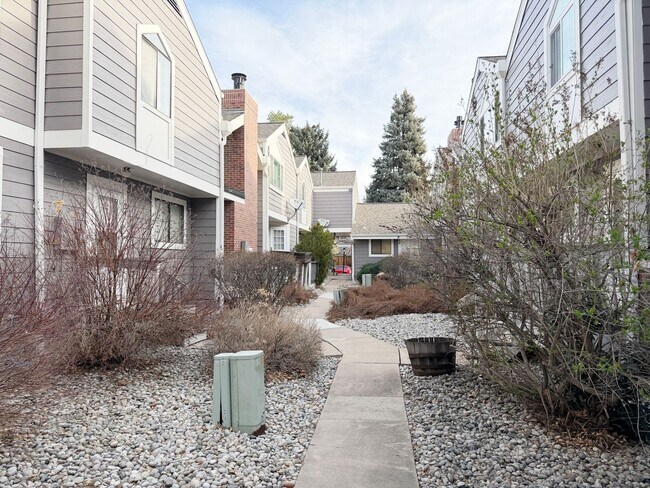 Photo - Exceptional 3-bedroom, 2.5-bathroom end unit townhouse located in Arvada