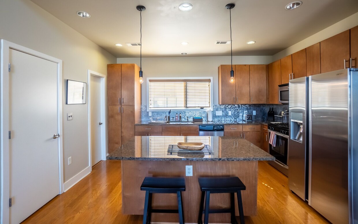 Primary Photo - 1702 South Lamar Boulevard, Unit 10