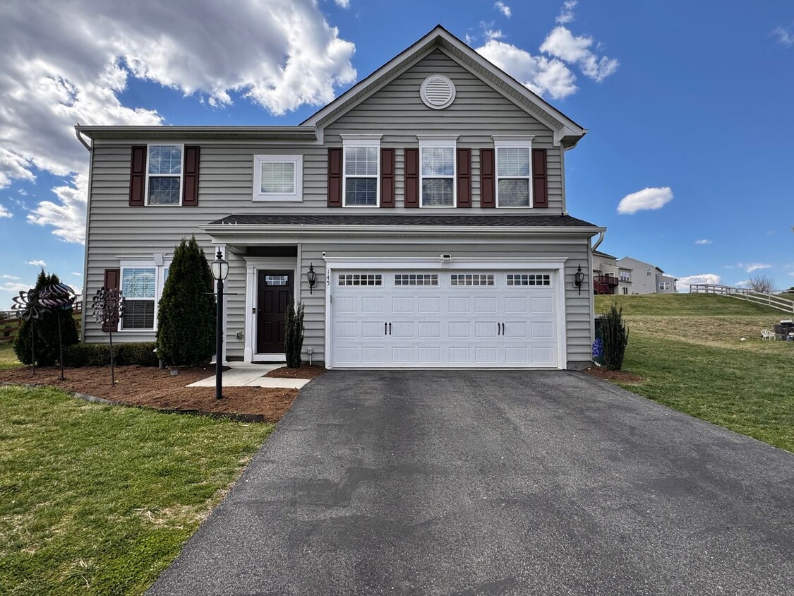 Primary Photo - Gorgeous Two-Story Home close to NGIC, in ...