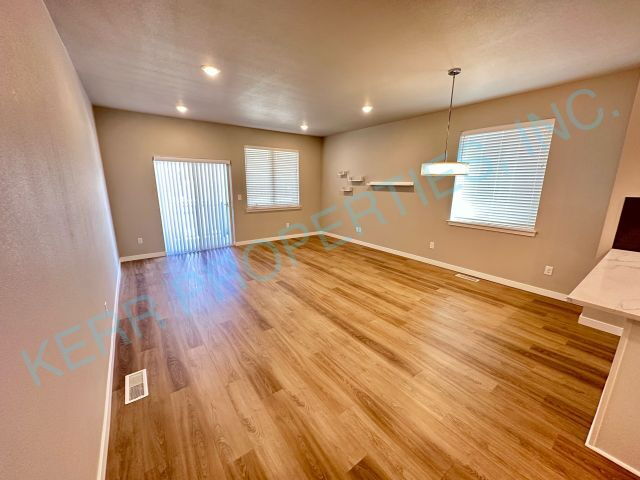 Photo - Charming 3-Bedroom Townhouse with 2.5 Baths and Spacious Living Area in Portland!