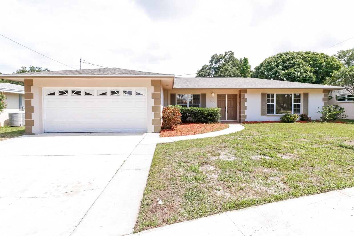 Primary Photo - 2194 Oak Grove Dr