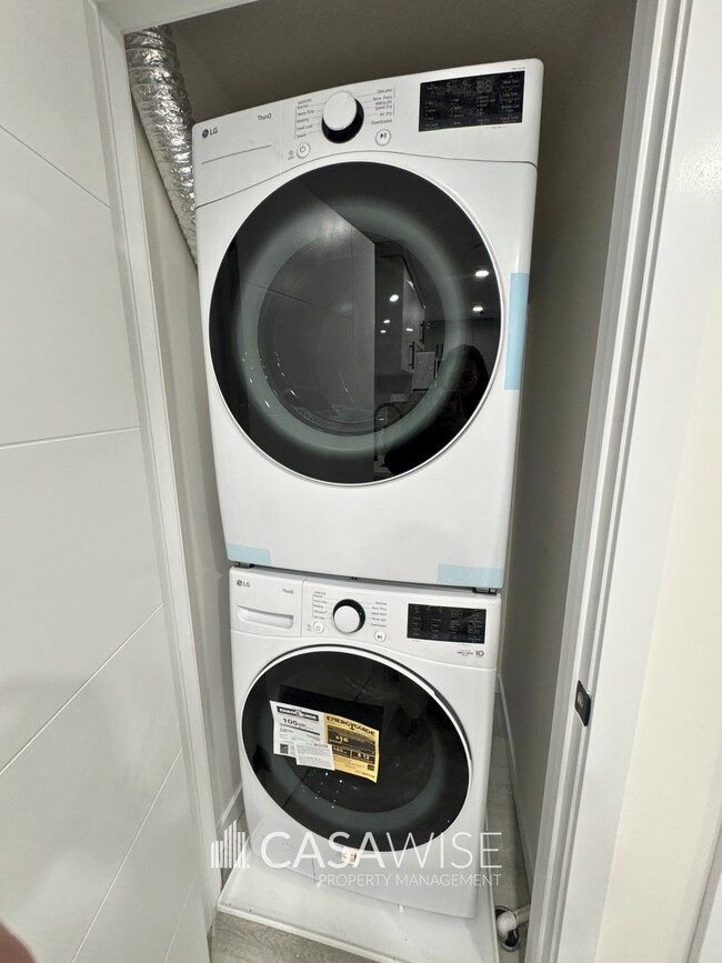 Building Photo - 17314-1736a 6a St NE