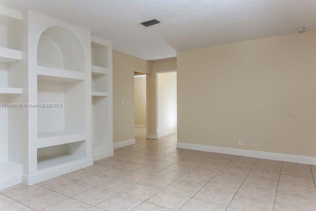 Building Photo - 414 SW 80th Terrace