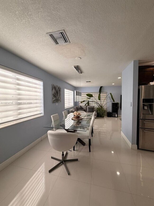 Foto del edificio - 1461 NW 137th St