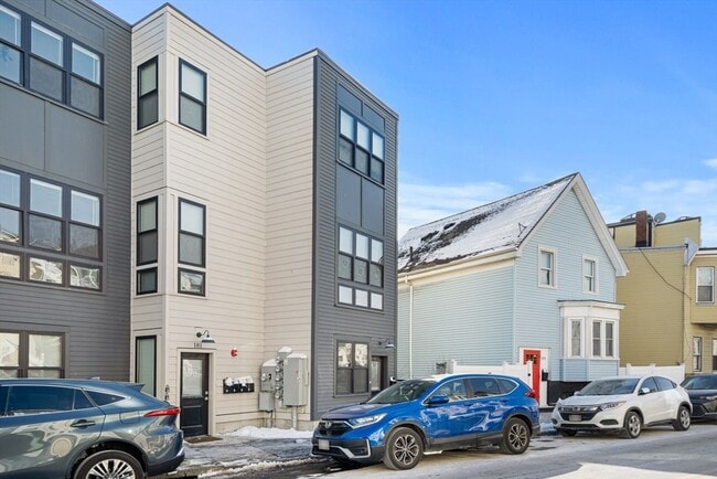 Foto del edificio - 181 Bennington St