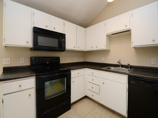 Foto del edificio - 14211 Greenfield Rd