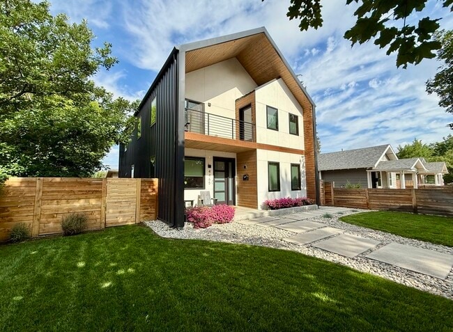 Building Photo - 4465 Zenobia St