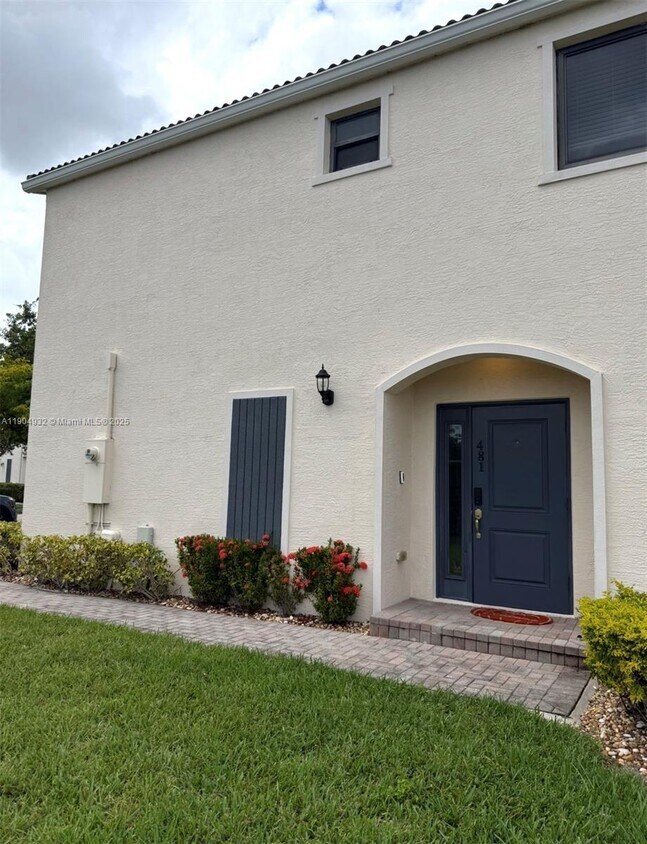 Foto principal - 481 NE 194th Terrace