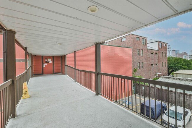 Foto del edificio - 1025 Swanson St
