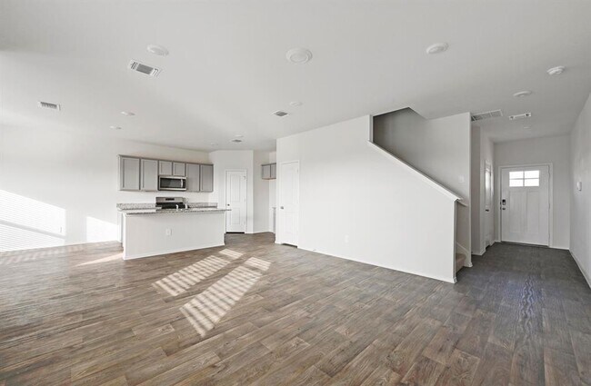 Building Photo - 191 Frogmore Lp