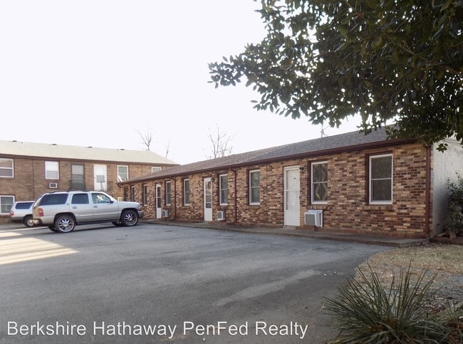 Building Photo - 108 Medical Ct