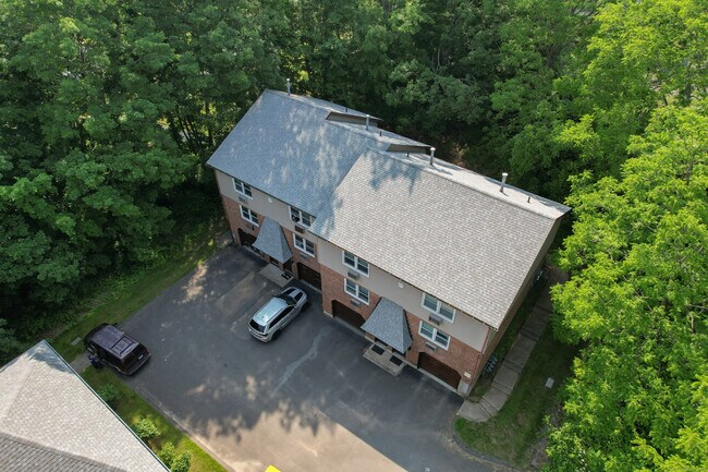 Building Photo - 64 Nutmeg Dr