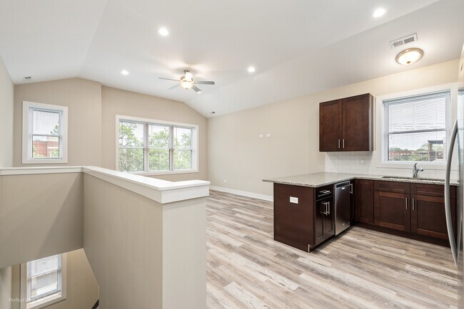 Foto del edificio - 6515 S Greenwood Ave