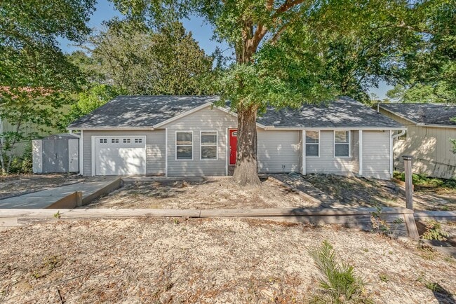 Building Photo - Charming 2-Bedroom, 2-Bath Home in the Hea...