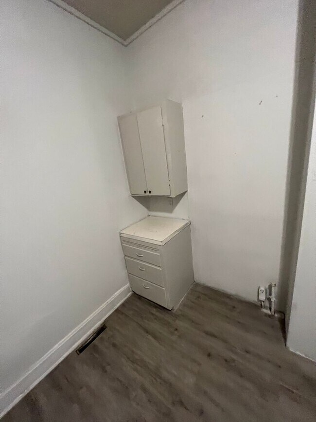 Foto del edificio - 3 bedroom 2 Bath $875