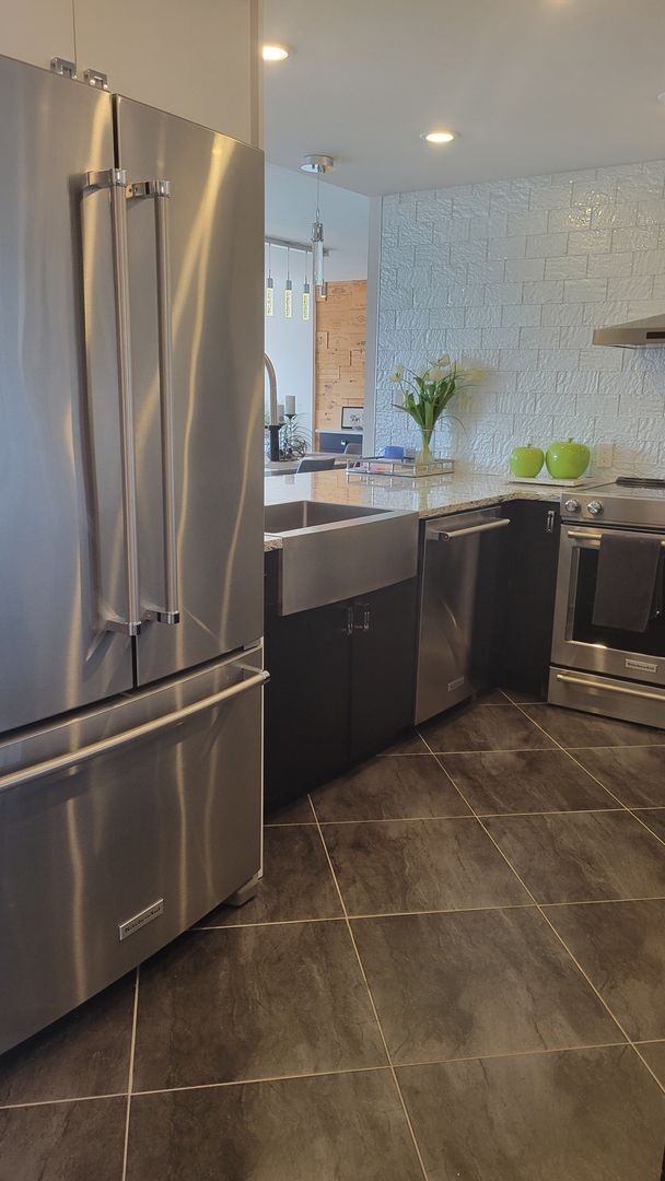 Foto del edificio - Beautifully renovated 2/2 condo downtown S...