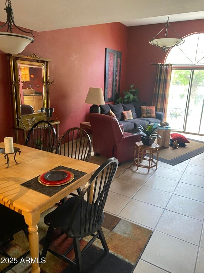 Foto del edificio - 2644 W Desert Cove Ave