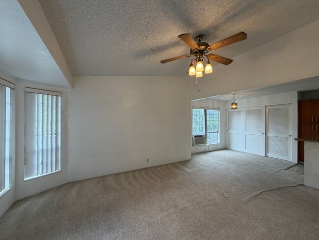 Building Photo - 2 bed, 2 bath, 2 parking, central location in Halawa, Crosspointe! Available now.