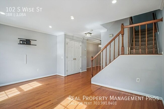 Building Photo - 102 S Wise St