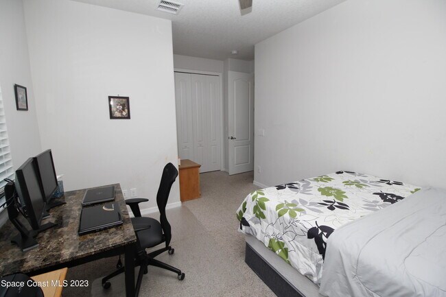 Foto del edificio - 3039 Burghley Park Way