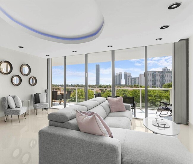 Foto del edificio - 19500 Turnberry Way