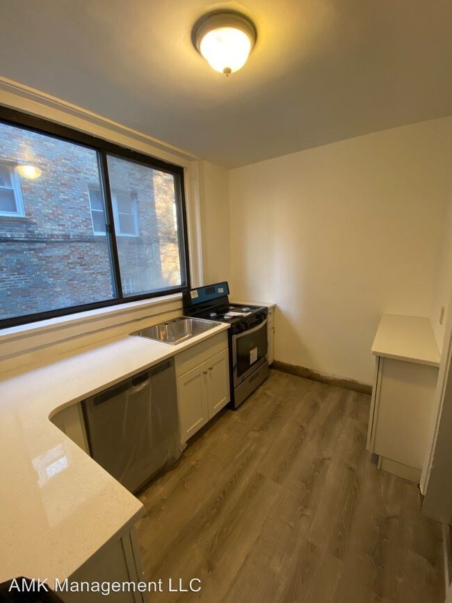 Foto del edificio - 5624 Hempstead Rd
