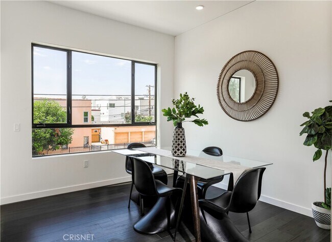 Foto del edificio - 1301 Tamarind Ave