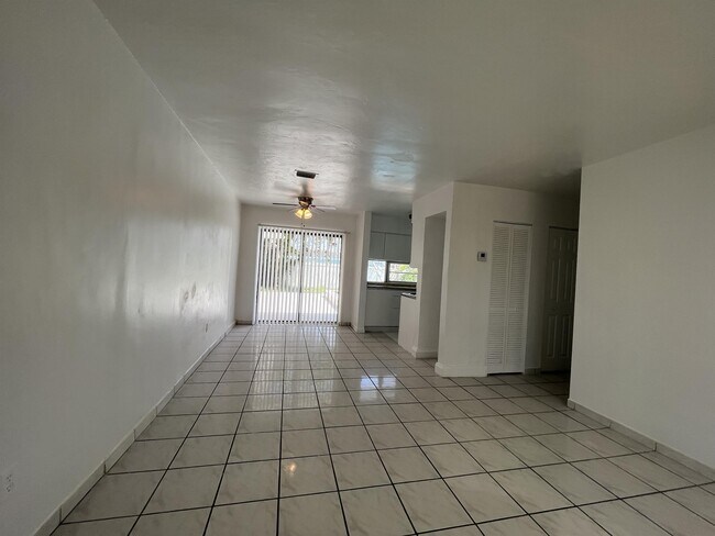 Foto del edificio - 10005 SW 214th St
