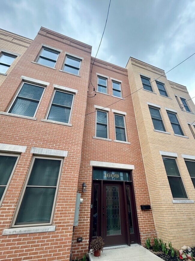 Building Photo - 1609 Buena Vista St