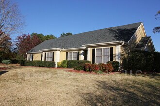 Building Photo - 35 Trotters Ct