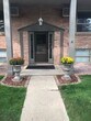 Entry - 300 2nd St SW