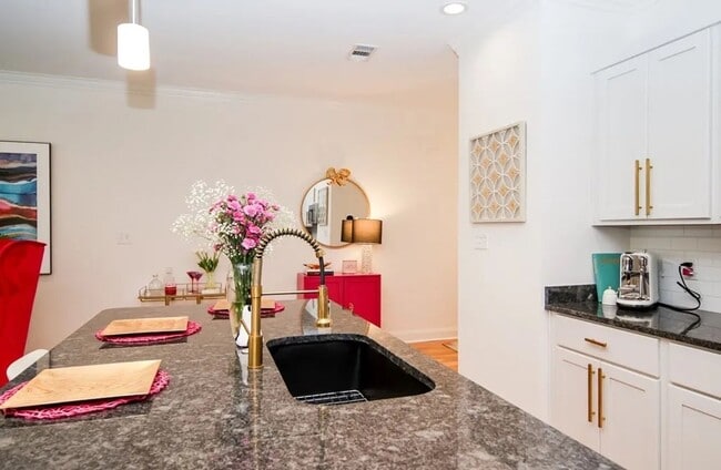 Building Photo - 3 Bedroom / 3.5 Bath at the Commons in Oxford