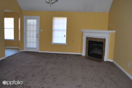 Building Photo - 1262 Custer Dr E