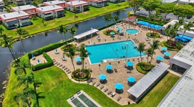 Foto del edificio - 303 Burgundy G