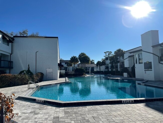 Piscina - 4151 S Semoran Blvd